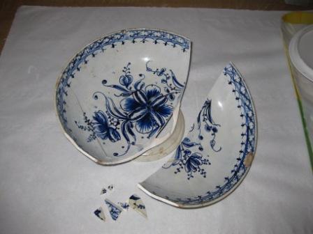 Bowl before restoration.
CLICK FOR ENLARGED IMAGE.